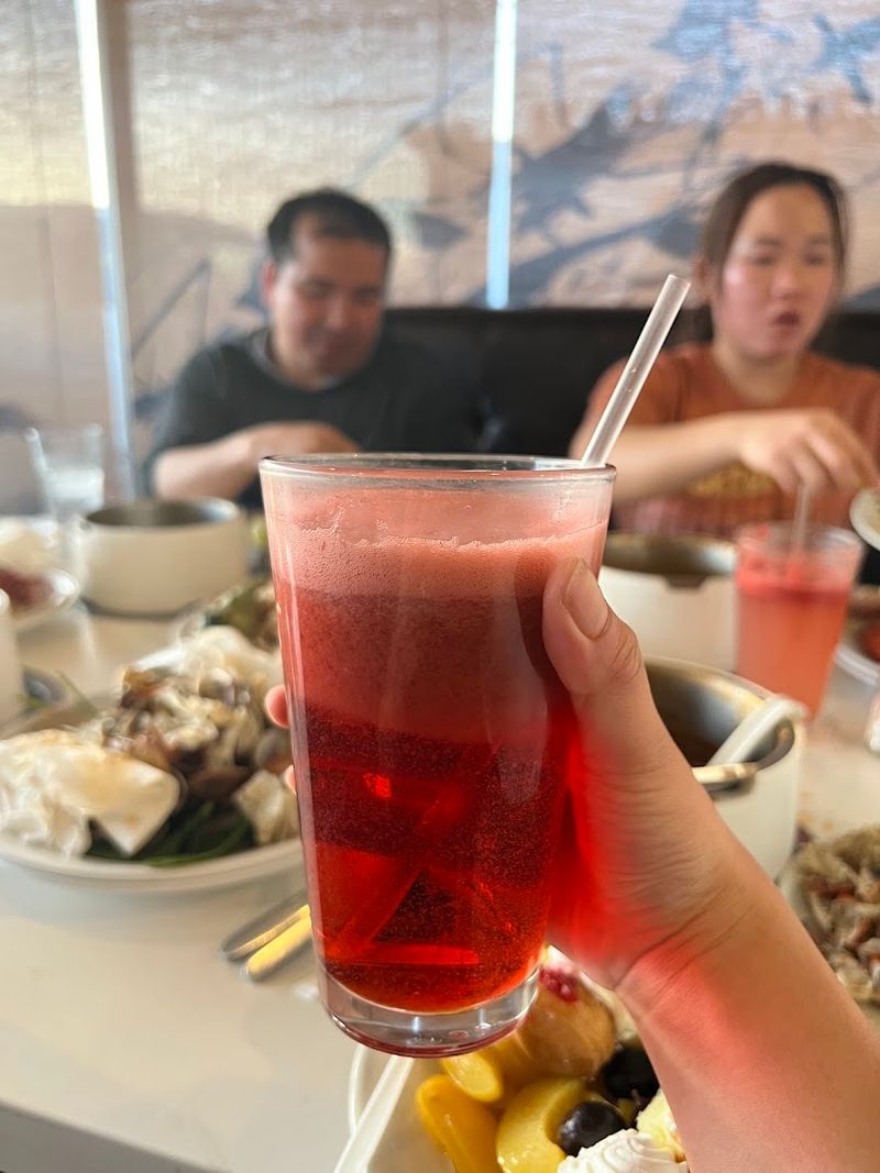 A Lively Atmosphere That Turns Dinner Into an Event