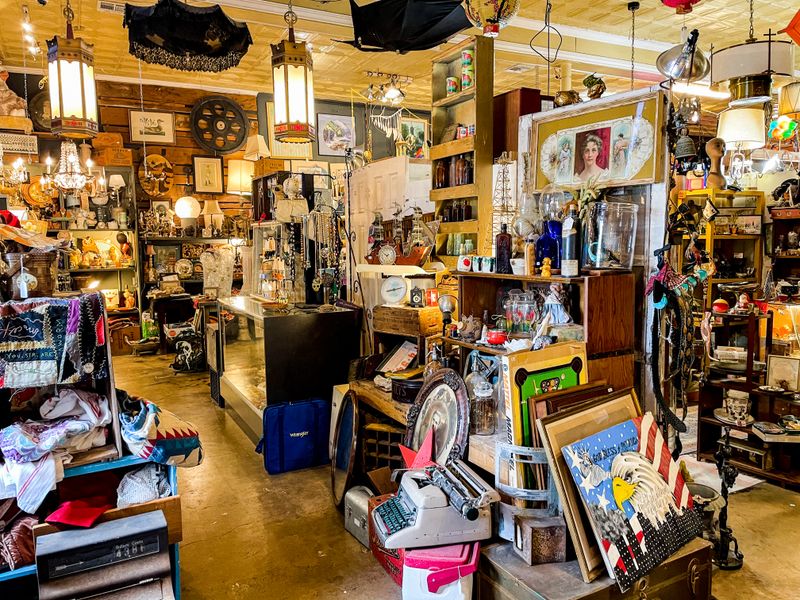 Art Pieces And Wall Decor