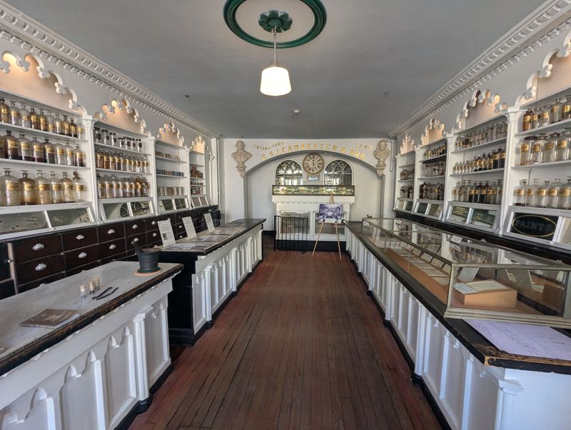 Stabler-Leadbeater Apothecary Museum