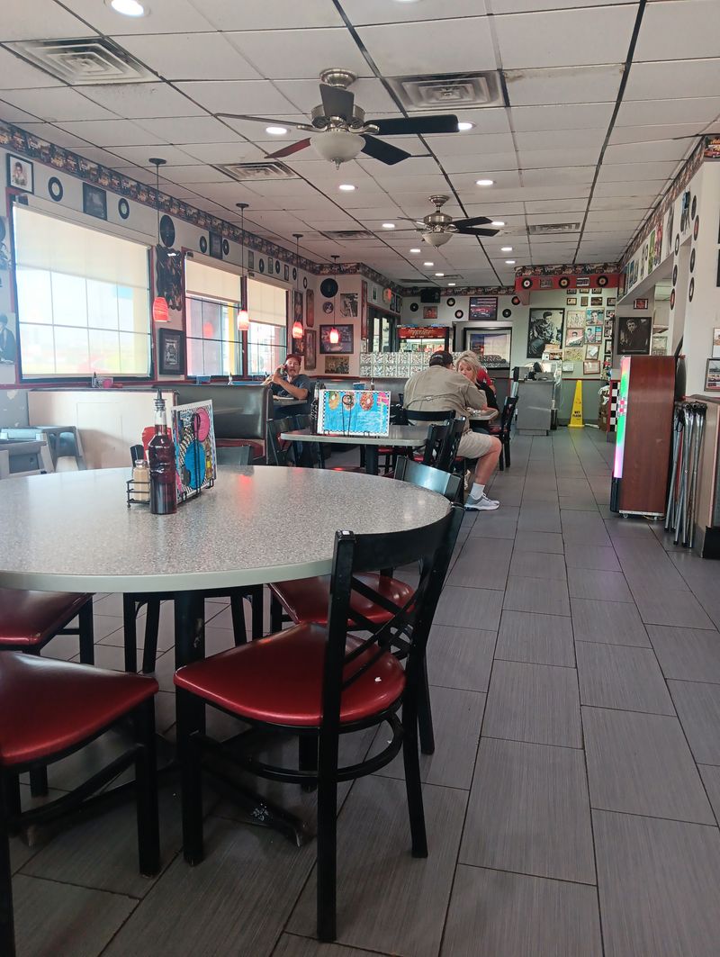 Local Diners Serve Consistency and Comfort