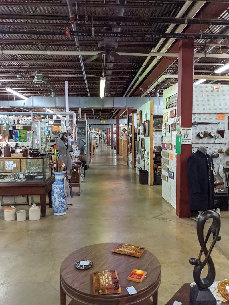 The Aisle Layout That Turns Browsing Into A Treasure Hunt