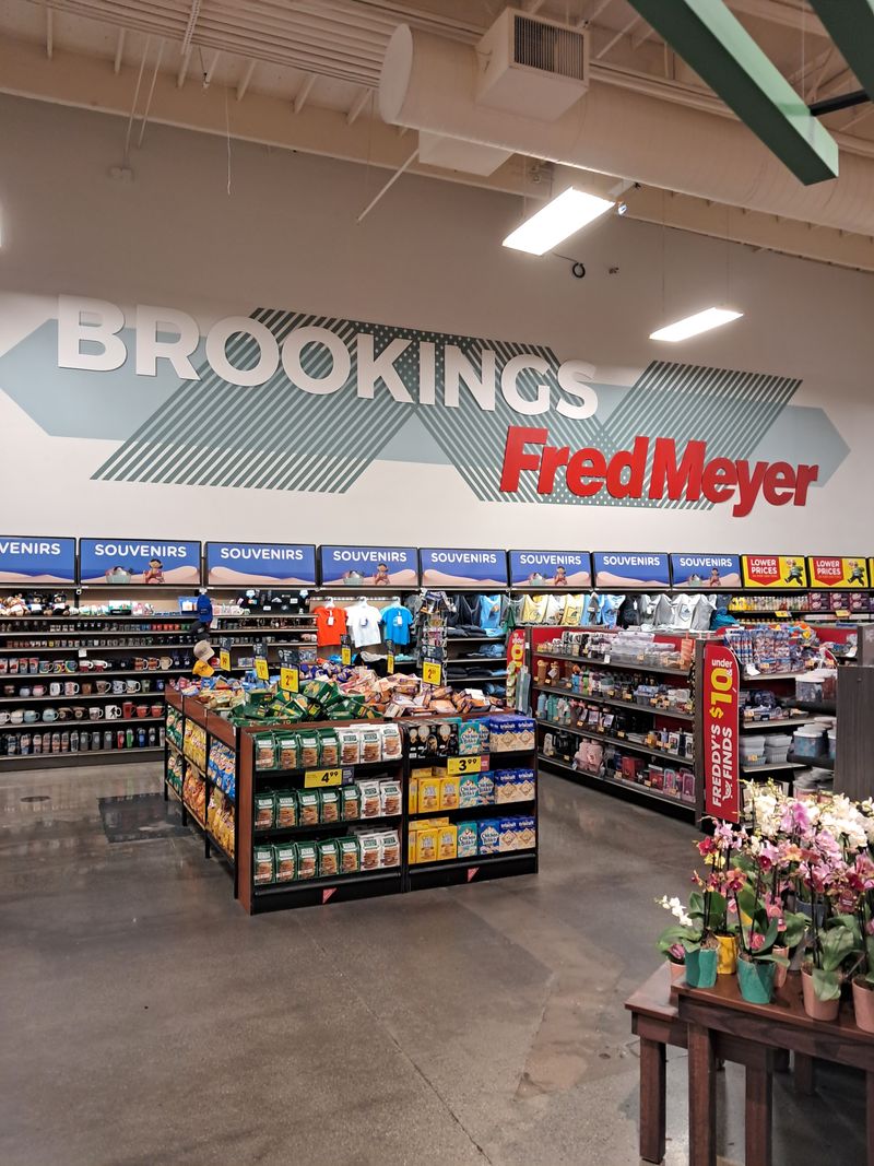 Fred Meyer, Eugene