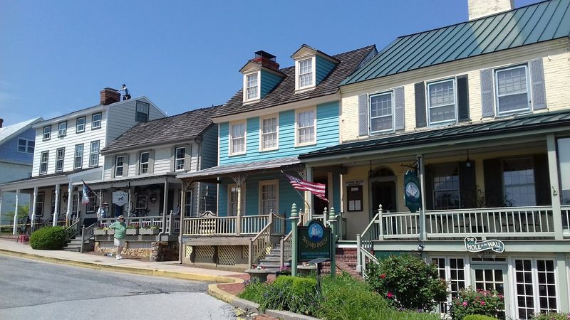 Historic Streets Keep The Day Moving Without Needing A Big Itinerary