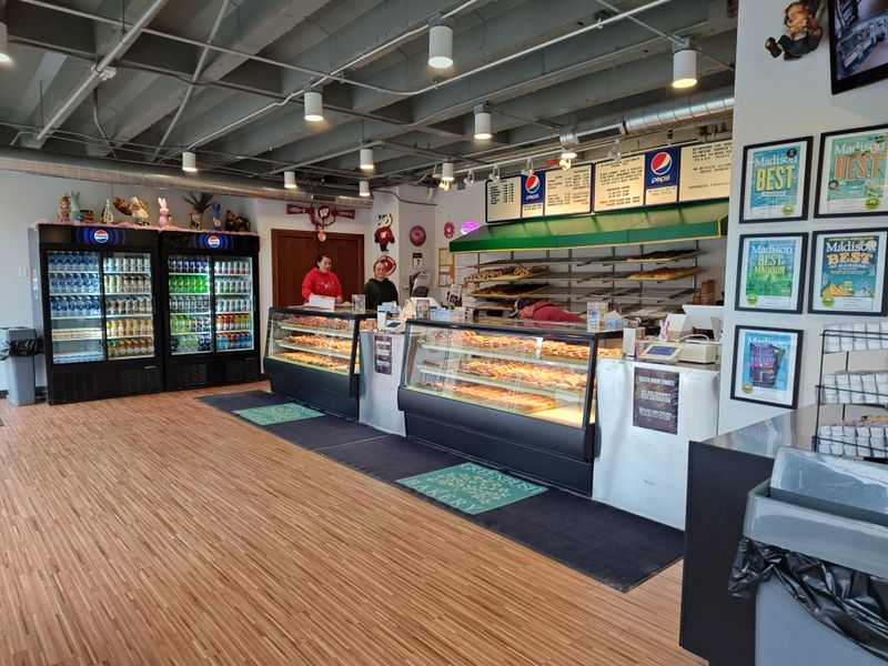 Photo-Heavy Display Cases That Make Phones Come Out