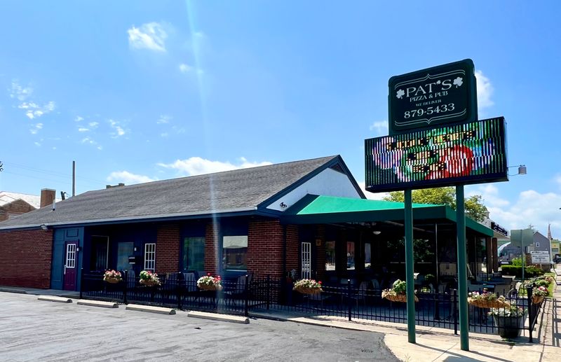Pat's Pizza & Pub