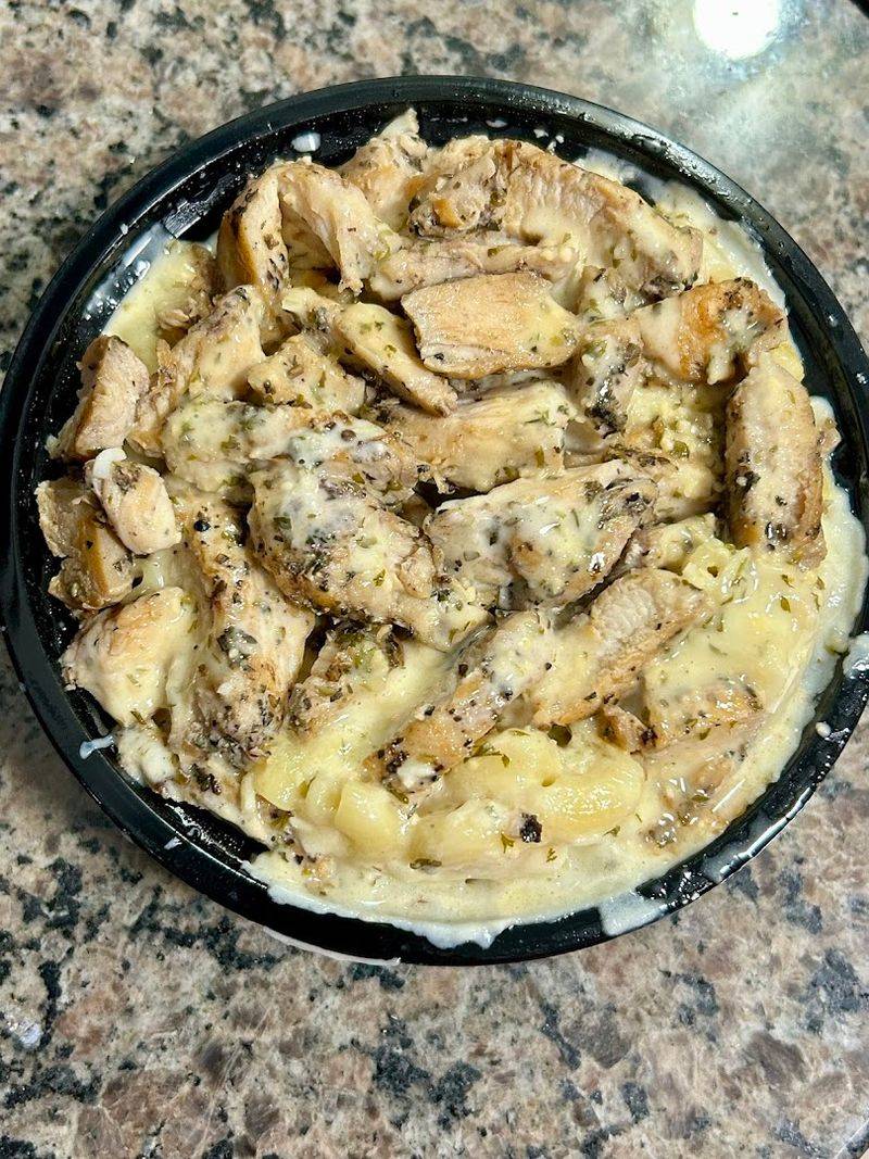 Garlic Parmesan Chicken Mac for the Flavor Fanatics