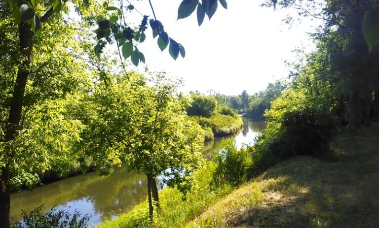 Why Photographers Are Flocking To This “Dull” South Dakota Town