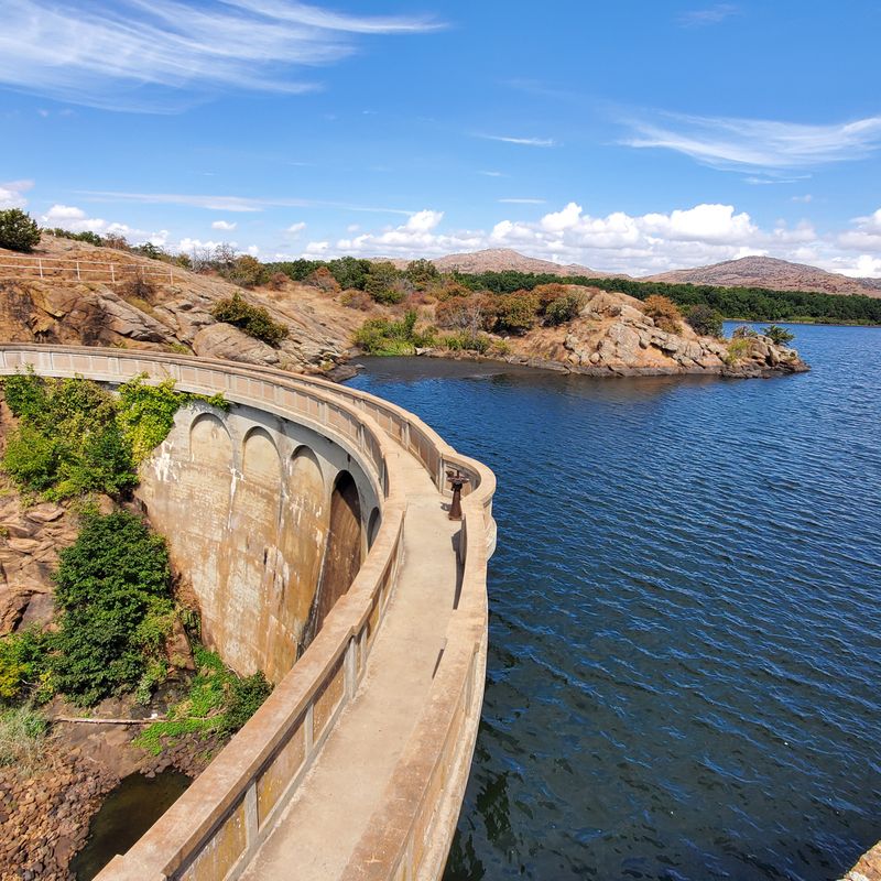 Lakes That Offer Unexpected Serenity