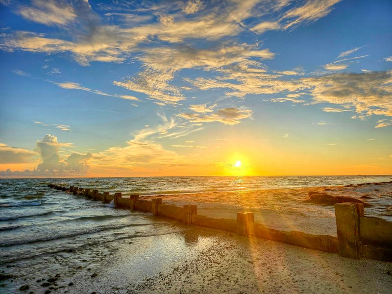 The Setting Encourages Slow Beach Days