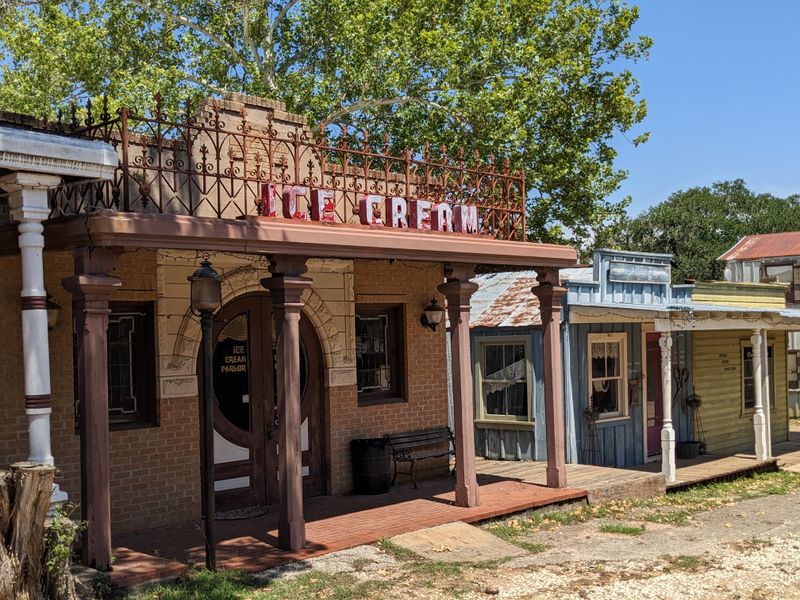 Pioneer Town: Step Back in Time