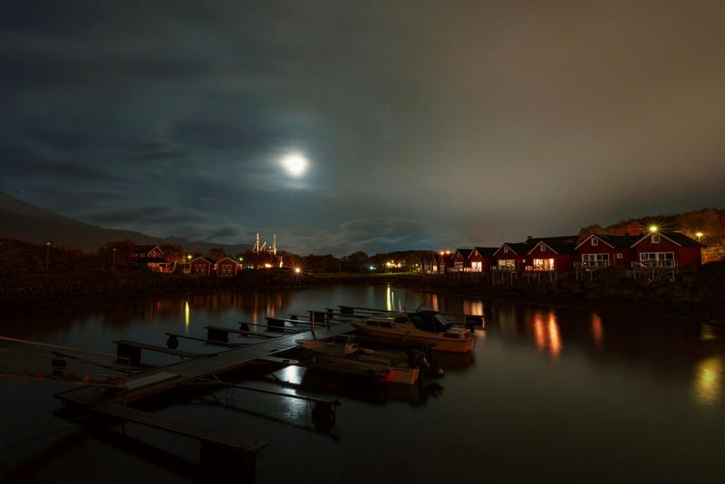 Photo Moments That Look Magical, Then Get Spooky In Real Time