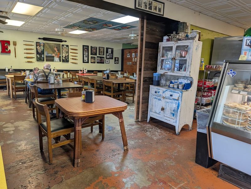 A Neighborhood Gem That Keeps People Coming Back