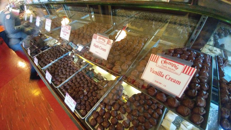 Olympia Candy Kitchen: Olive Burger and Chocolates