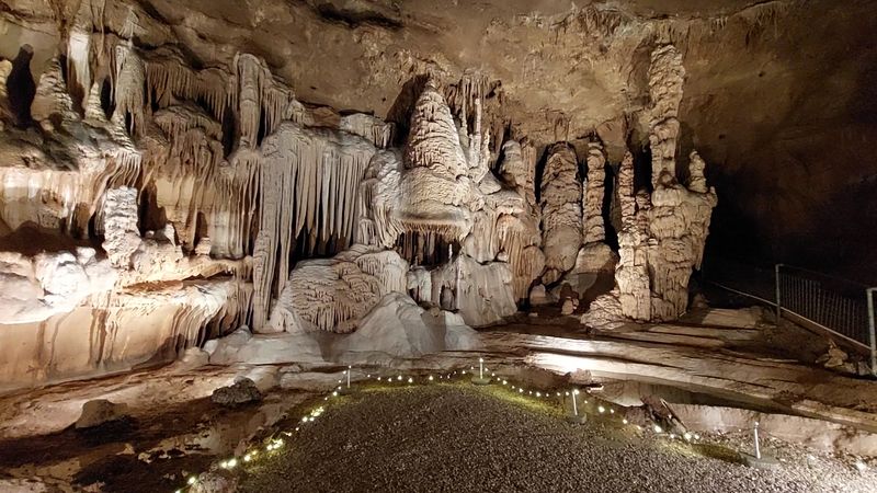 Cave Without a Name, Boerne