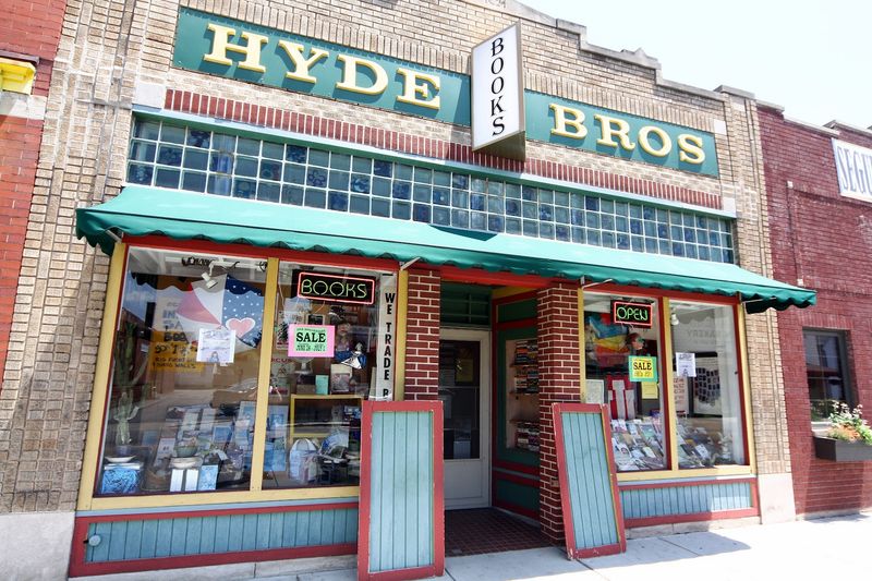 Hyde Brothers Booksellers