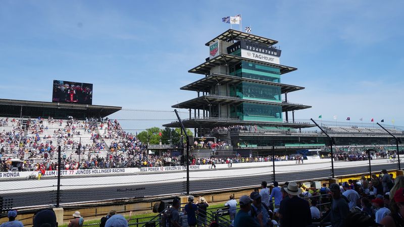 Indianapolis Motor Speedway: Kiss the Bricks