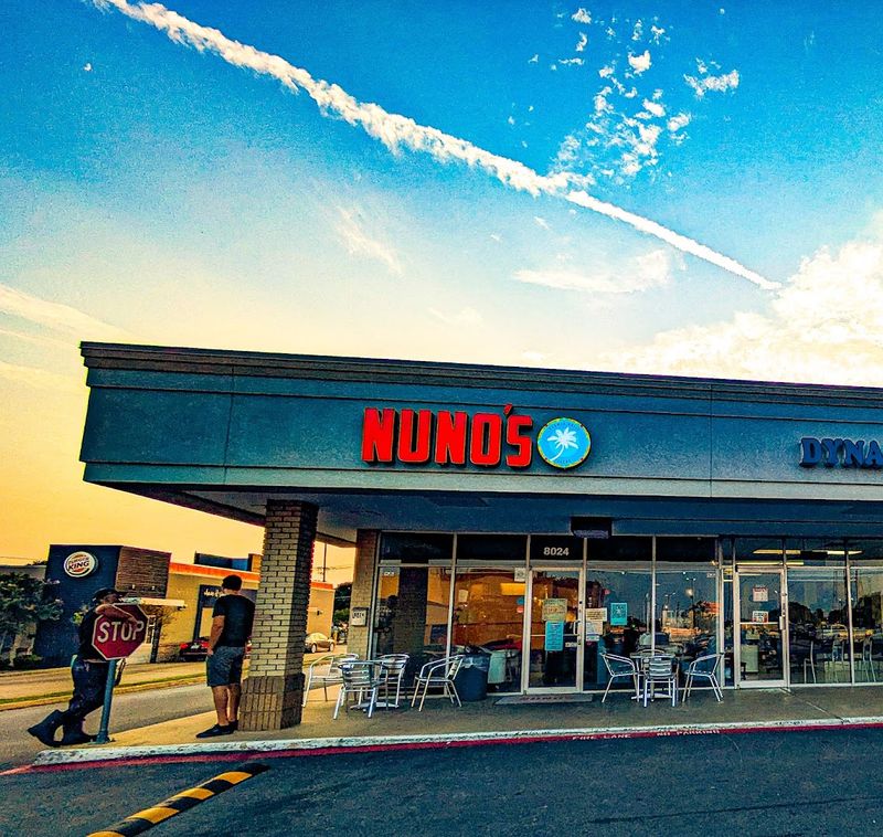 Nuno's Tacos & Vegmex Grill Texas