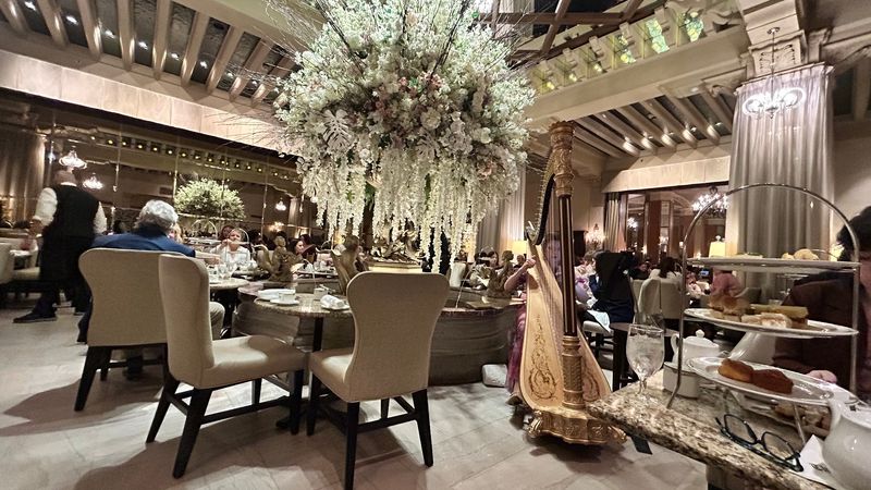 Palm Court Tea Stop That Makes The Lobby Feel Like An Event