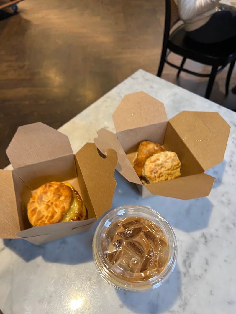 Why This Spot Works So Well For A Charleston Breakfast Reset