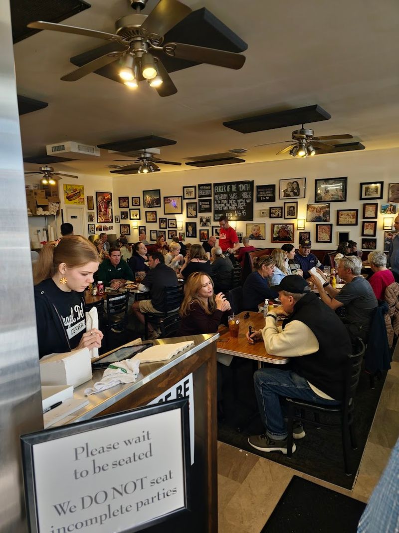 The Comfort-Food Factor That Keeps People Coming Back