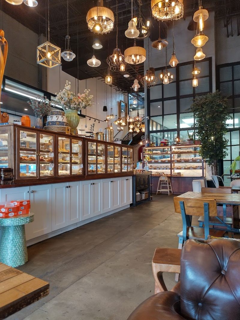 The Jaw-Dropping Two-Level Interior Design