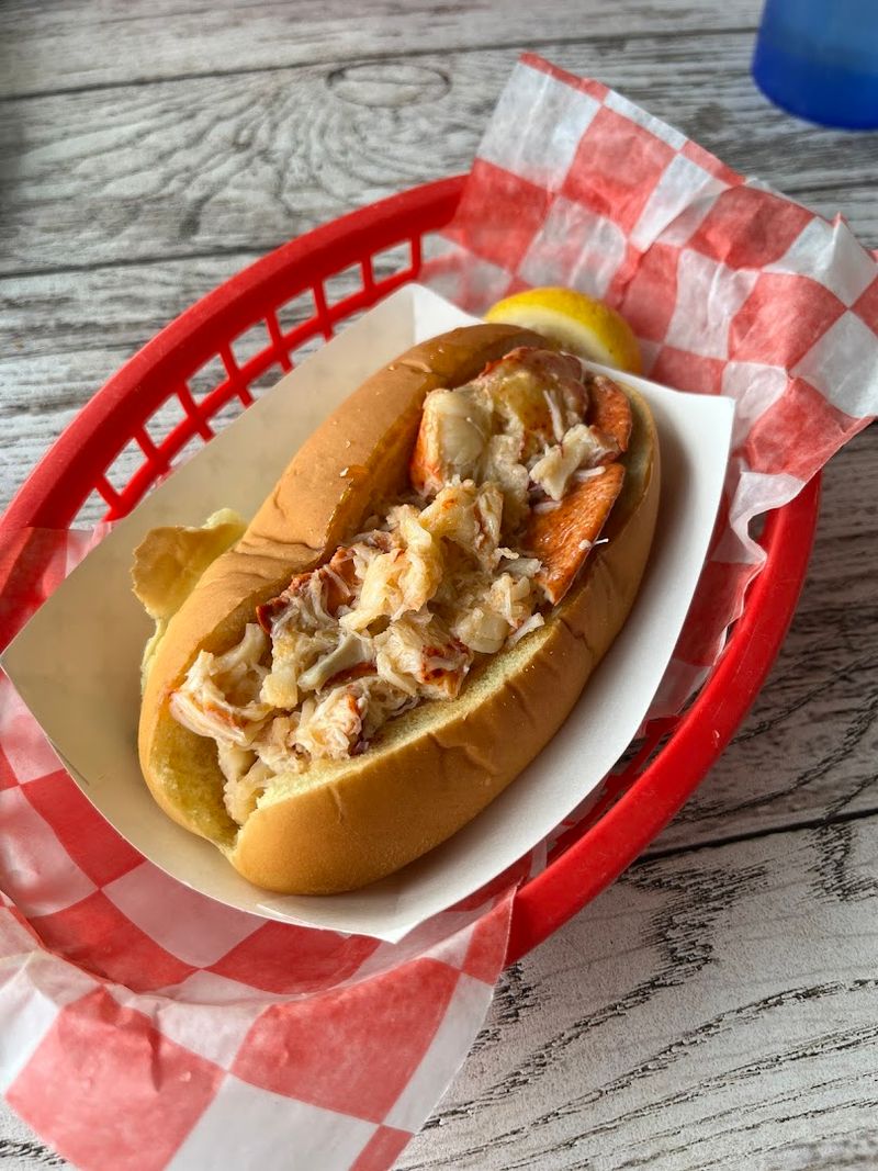 The Connecticut-Style Lobster Roll That Started It All