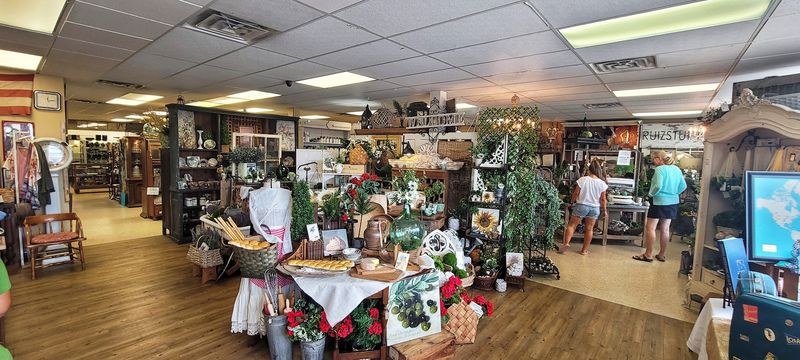 The Layout That Encourages You to Wander