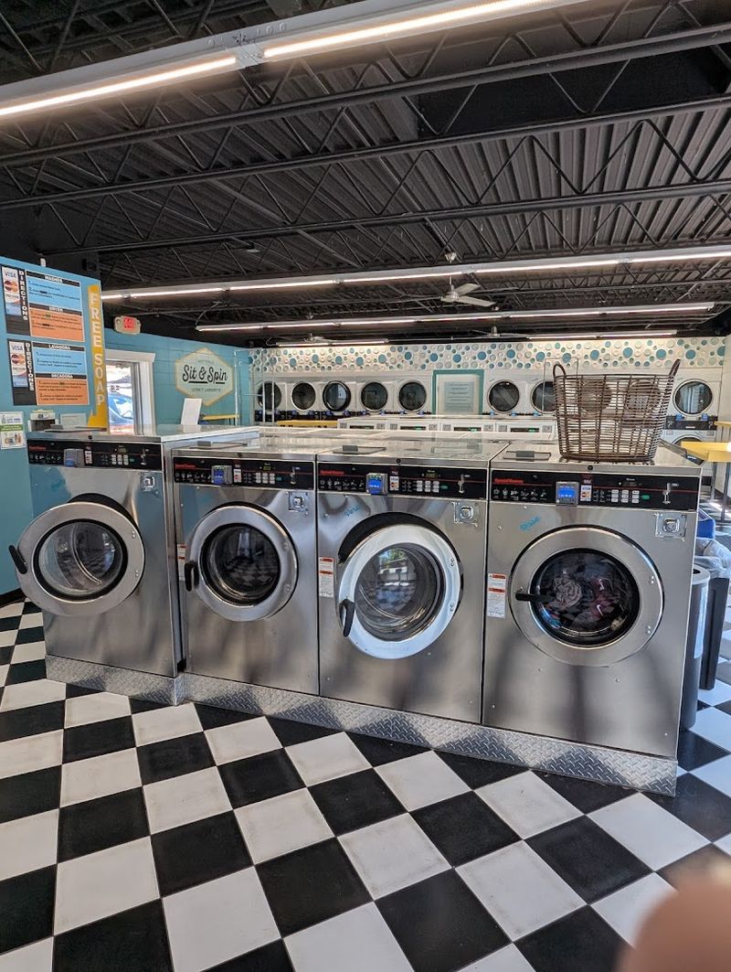 Retro Details And Bright Colors That Make The Space Pop