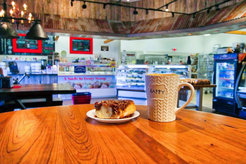 Amish Meals And Bakery Cases That Pull You In Fast