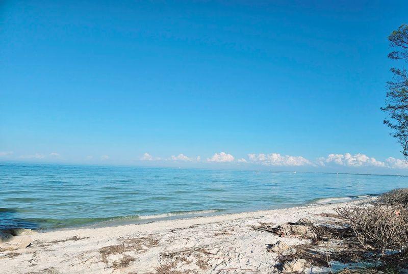 The Relaxed Island Feel That Makes It Work