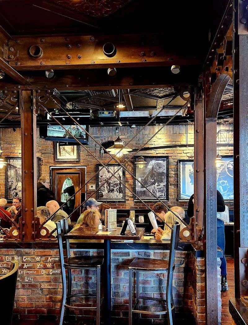 Industrial-Themed Ambiance Inspired by Early 20th-Century Construction