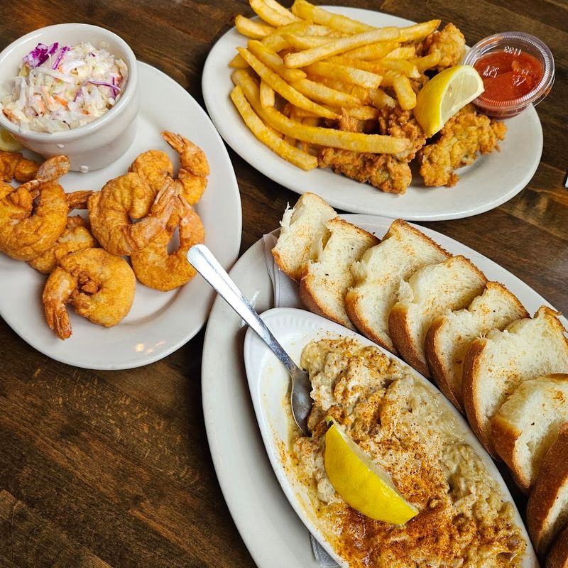 Clam Chowder and Daily Specials Worth Tracking Down