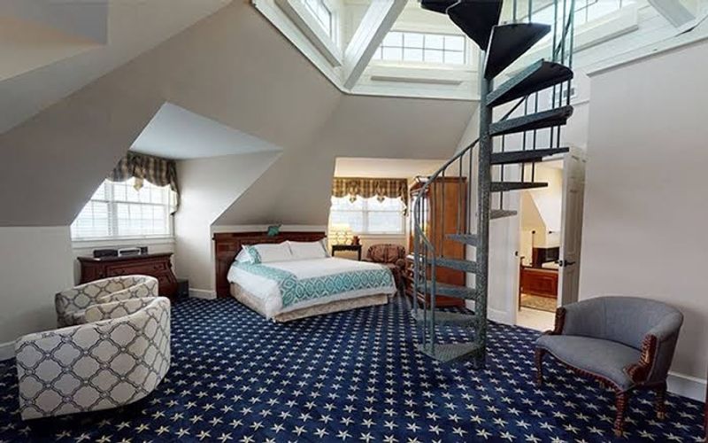 Captain Sinclair Suite: The Crown Jewel at the Top