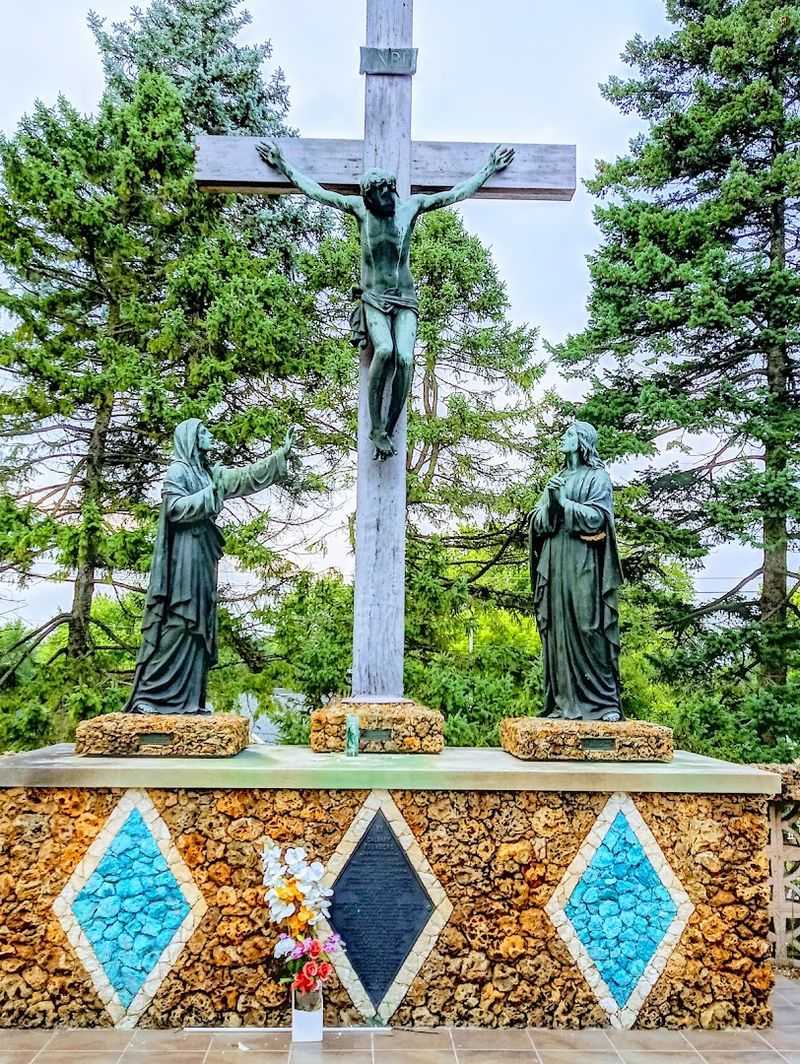 Peaceful Grounds Perfect for Quiet Reflection and Walking