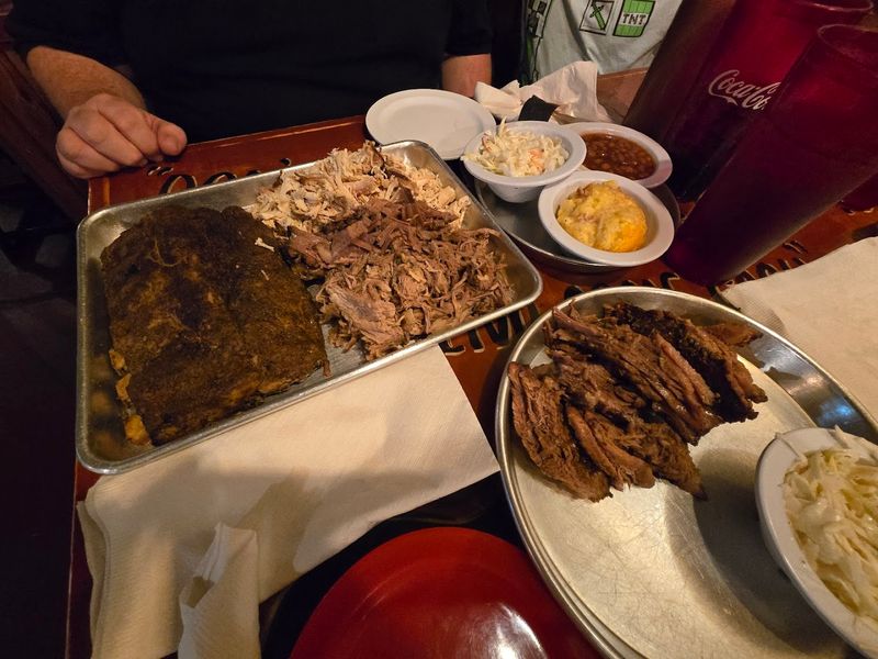 Hickory-Smoked Meats That Genuinely Melt in Your Mouth