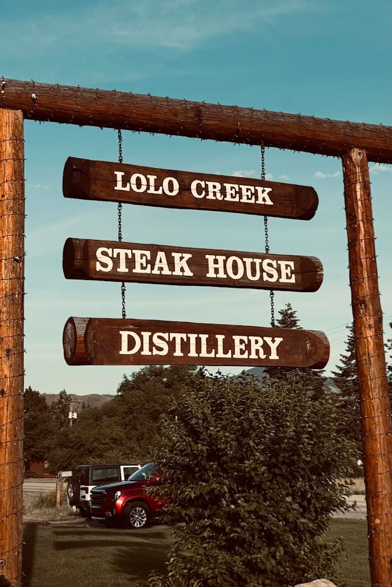 The Kind Of Place That Makes Hungry Travelers Glad They Came