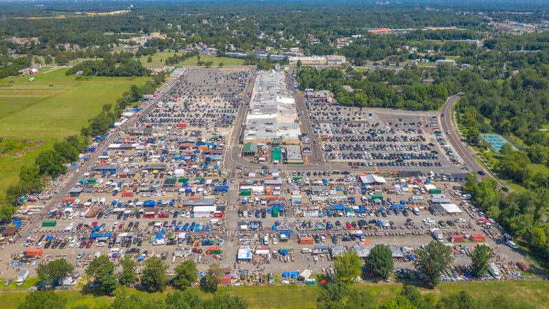 The Outdoor Flea Market: Where the Real Treasure Hunt Begins