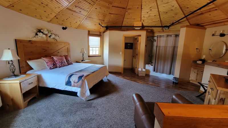 King-Sized Comfort With a Jacuzzi Tub Upstairs