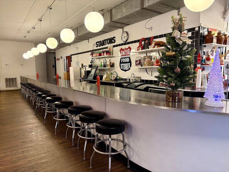 The Neighborhood Vibe That Keeps You Coming Back