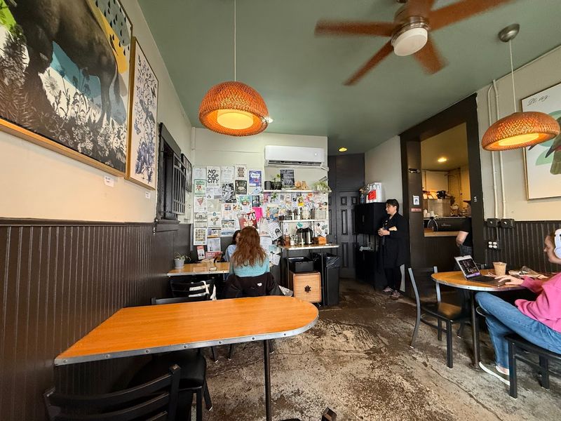 The Addison Street Cafe and Its Irresistible Rustic Energy