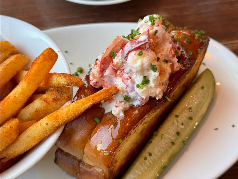 The Lobster Roll That Keeps People Coming Back