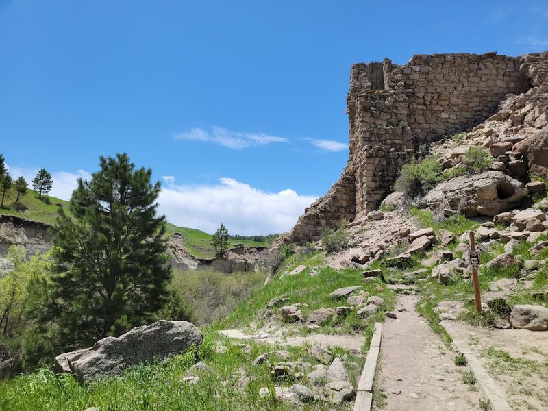 Trails That Lead Straight Into The Ruins Story