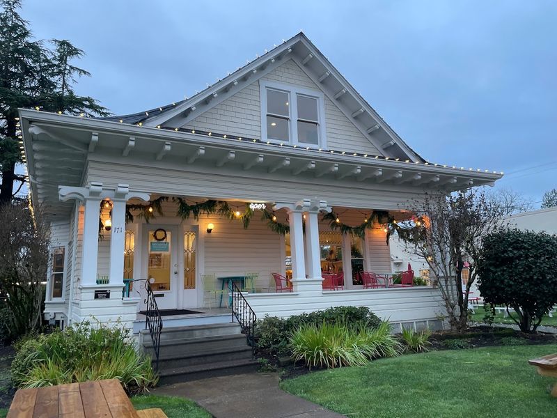 The Story Behind Decadent Creations