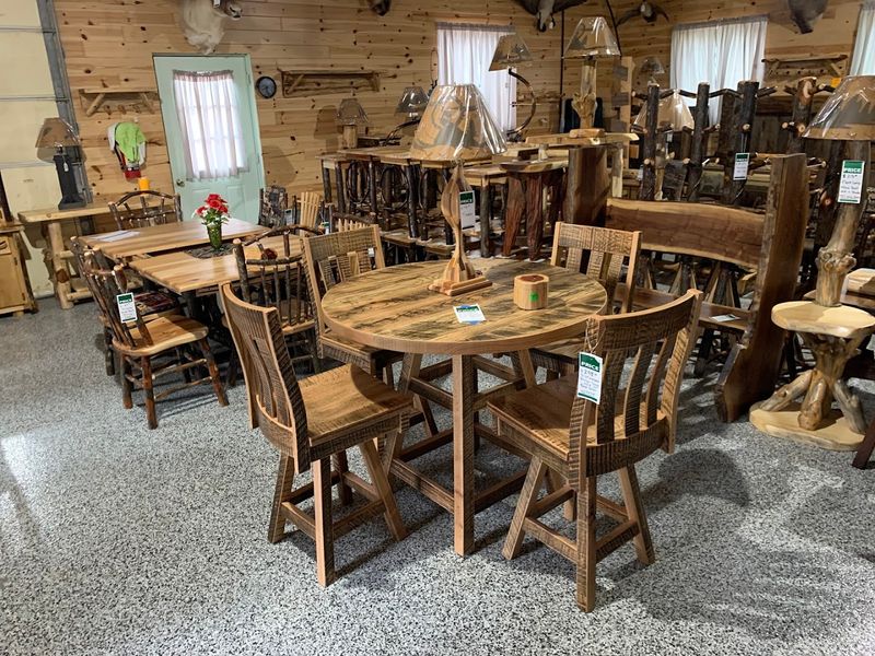 Rustic Furniture & Home Décor 