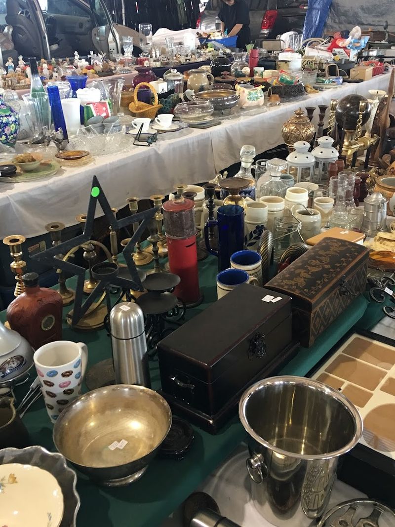Hunting for Antiques and Collectibles