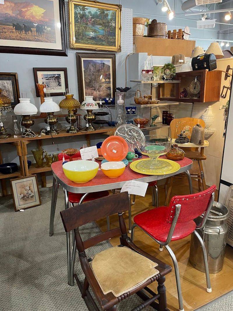 Glassware Collections That Catch the Light Just Right