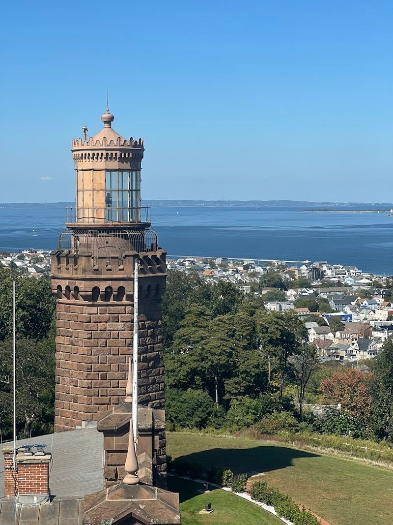 Twin Lights Historic Site, Highlands