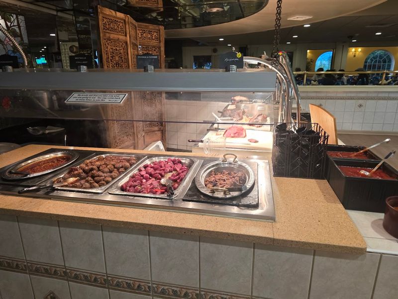 A Maryland Dinner Stop With Serious Vacation Energy