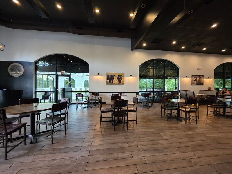 Farm and Oak, Henrico