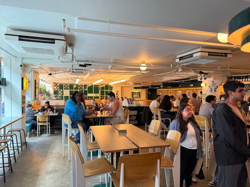 The Room Flow That Makes Waiting Feel Easier